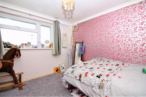 32 Henley View, Crewkerne, TA18 8JD