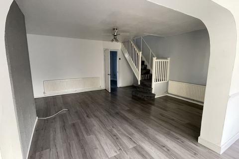 3 bedroom terraced house to rent, Mallard Avenue, Nuneaton