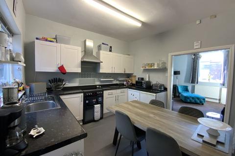 72 Ashton Road, Hyde, SK14 4RN