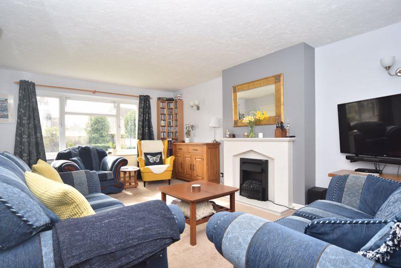 Behind Berry, Somerton 4 bed detached house £369,950