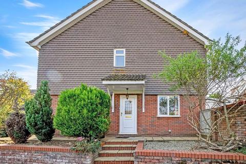 3 bedroom detached house to rent, Farmers Way, Beaconsfield, HP9