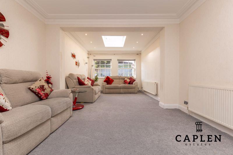 Bush Road, Buckhurst Hill 4 bed semidetached bungalow £650,000