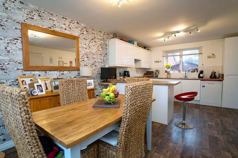 26 Beddall Way, Ketley, Telford, TF1 5FN