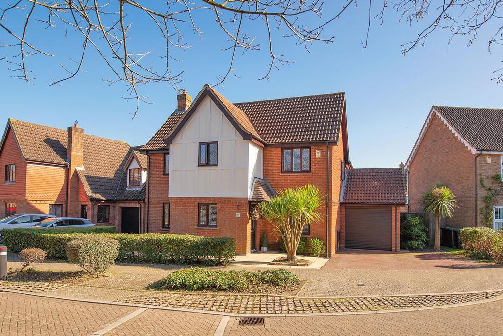 Lambourne Drive, Kings Hill, West... 5 bed detached house £745,000