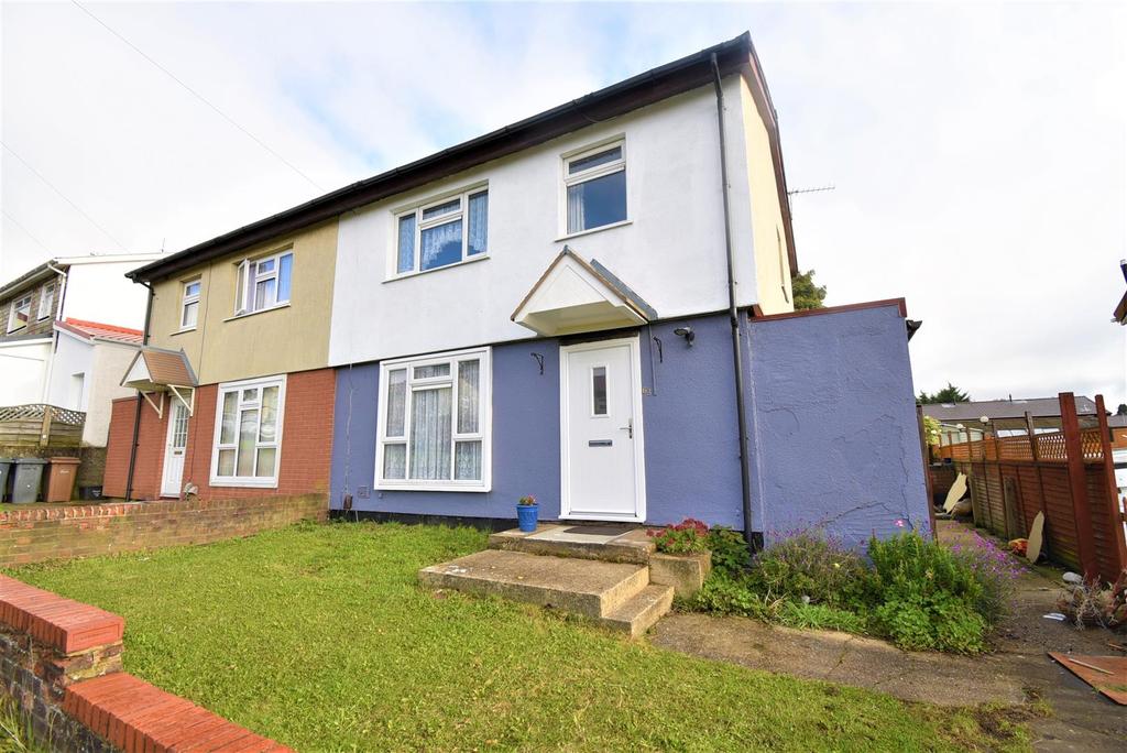 Burnham Road, Luton 3 bed semidetached house £1,200 pcm (£277 pw)