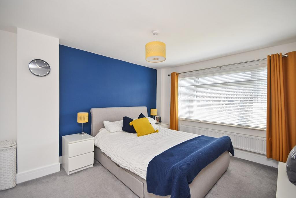 Enbrook Valley, Folkestone, CT20 5 bed semidetached house £380,000