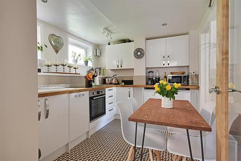 40a Eversley Road, Bexhill-on-sea, TN40 1HE