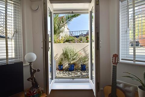 40a Eversley Road, Bexhill-on-sea, TN40 1HE