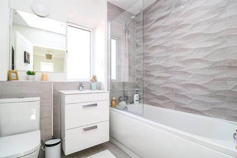 9 Orchard Way, Boreham, Chelmsford, CM3 3GQ