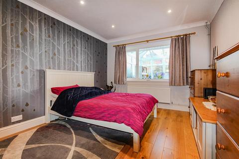 28 Bramble Rise, Brighton, BN1 5GF