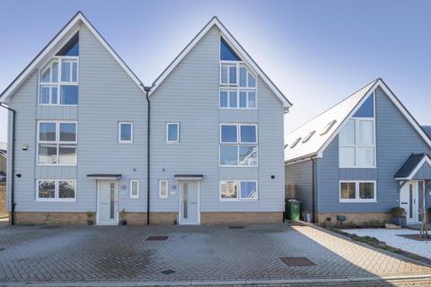 2 Melanie Close, Folkestone, CT19 5UW