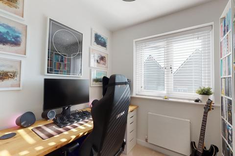 2 Melanie Close, Folkestone, CT19 5UW