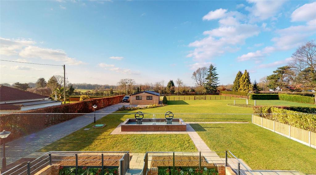 Dunstan Lane, Burton, Neston, CH64 5 bed detached house