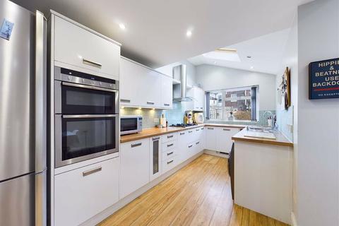 122 Fairview Road, Cheltenham, GL52 2EU