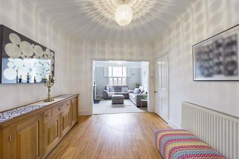 122 Fairview Road, Cheltenham, GL52 2EU