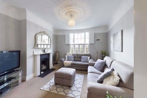 122 Fairview Road, Cheltenham, GL52 2EU