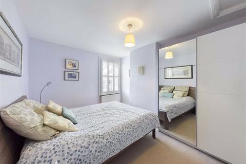 122 Fairview Road, Cheltenham, GL52 2EU