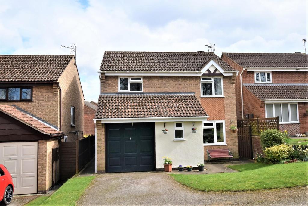 Bullfinch Close, Oakham 3 bed detached house £280,000