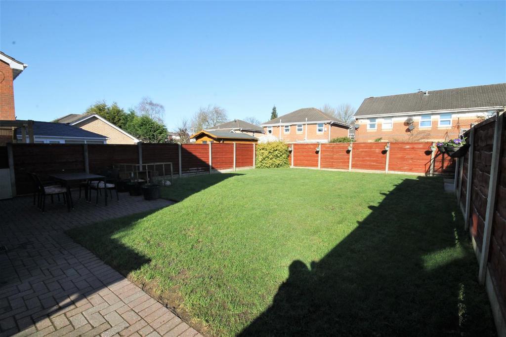 Montonmill Gardens, Monton, Manchester 3 bed detached house £295,000