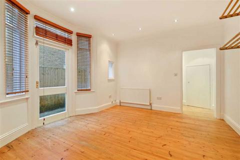 27a Oaksford Avenue, London, SE26 6AR
