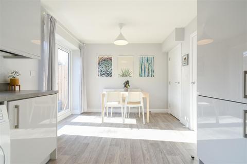 32 Eclipse Road, Blackburn, BB2 5EZ