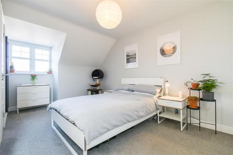 32 Eclipse Road, Blackburn, BB2 5EZ