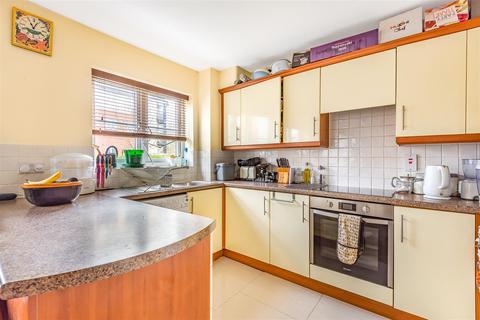 17 School Meadow, Guildford, GU2 8GY