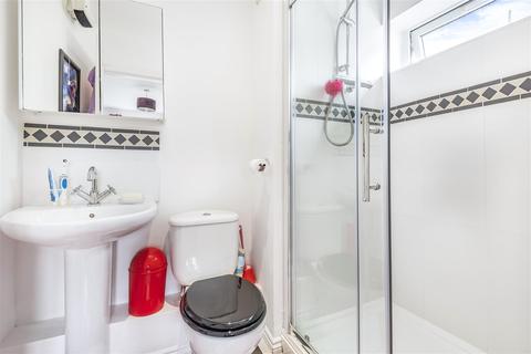 17 School Meadow, Guildford, GU2 8GY