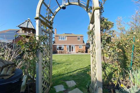111 Alinora Crescent, Goring By Sea, Worthing, BN12 4HJ