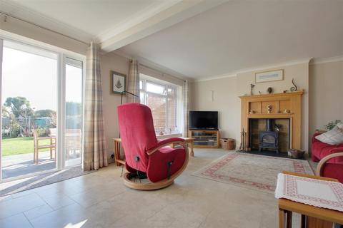 111 Alinora Crescent, Goring By Sea, Worthing, BN12 4HJ