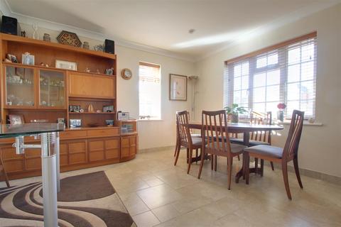 111 Alinora Crescent, Goring By Sea, Worthing, BN12 4HJ