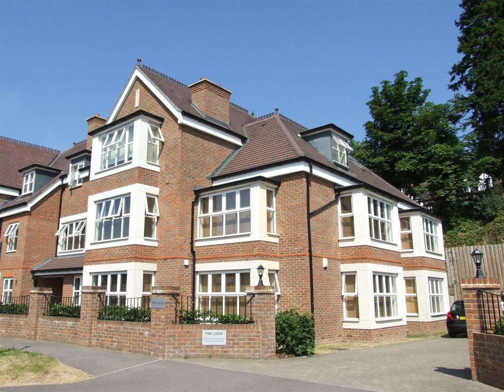 7 Pine Lodge, St Monica`s Road... 2 bed apartment £1,400 pcm (£323 pw)