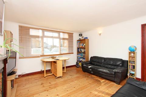 28 Willow Road, London, W5 4PD