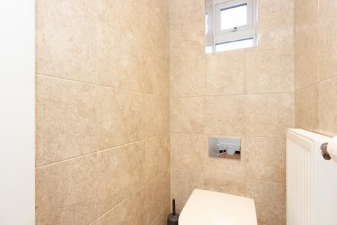 28 Willow Road, London, W5 4PD