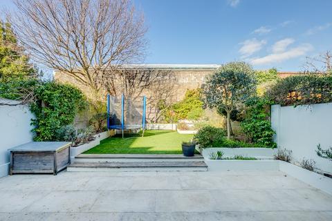 39 Beaconsfield Road, Twickenham, TW1 3HX