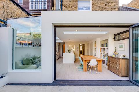 39 Beaconsfield Road, Twickenham, TW1 3HX