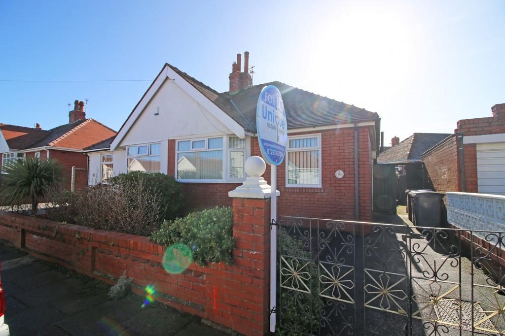 Cranleigh Avenue, Blackpool, FY2 3 bed bungalow £129,950
