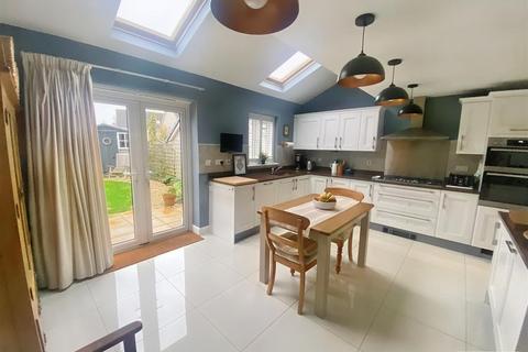 5 bedroom detached house for sale - Newcourt Way, Exeter