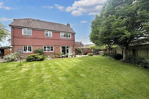 4 bedroom detached house for sale, Roche Garden, Exeter