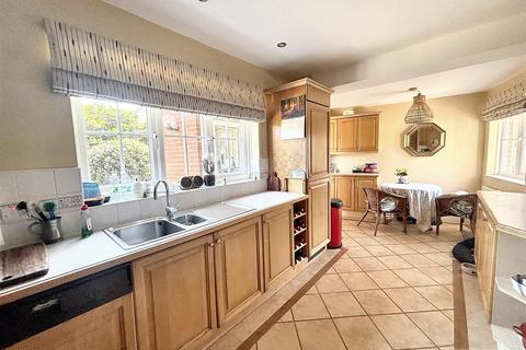 4 bedroom detached house for sale, Roche Garden, Exeter
