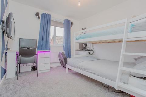 62 Bellona Drive, Peterborough, PE2 8FU