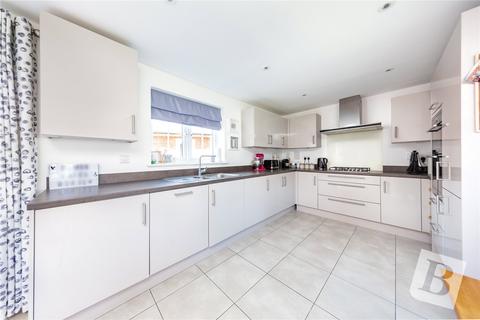 5 Birdie Close, Chelmsford, CM3 3FW