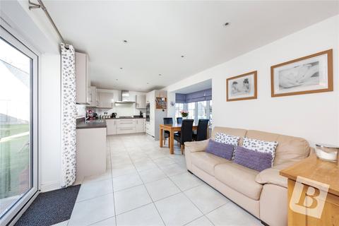 5 Birdie Close, Chelmsford, CM3 3FW
