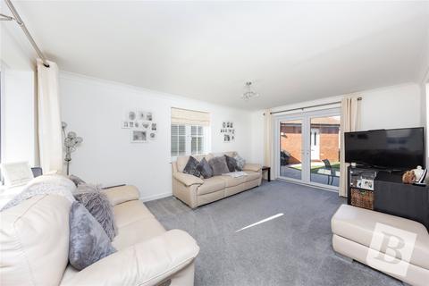 5 Birdie Close, Chelmsford, CM3 3FW