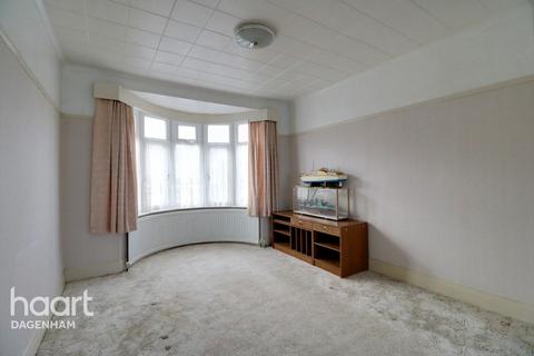 32 Salisbury Road, Dagenham, RM10 8TT