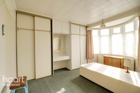 32 Salisbury Road, Dagenham, RM10 8TT
