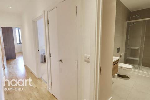 1 bedroom flat to rent - Scimitar House - Eastern Road - RM1