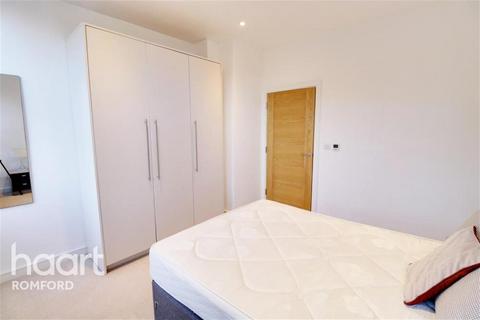 1 bedroom flat to rent - Scimitar House - Eastern Road - RM1