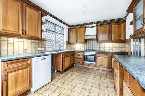 13 The Mead, Beckenham, BR3 5PE