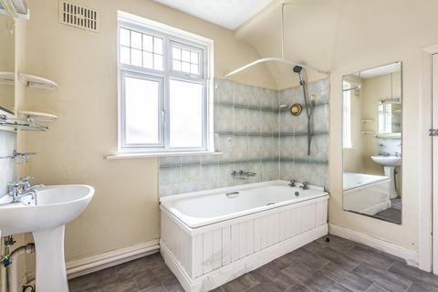 13 The Mead, Beckenham, BR3 5PE